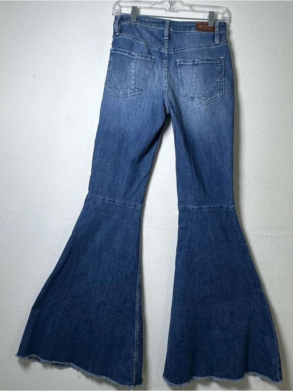 Shyanne Medium Wash Blue Flare Ripped Style Jeans Stretchy Comfortable W28X36L - Picture 4 of 16